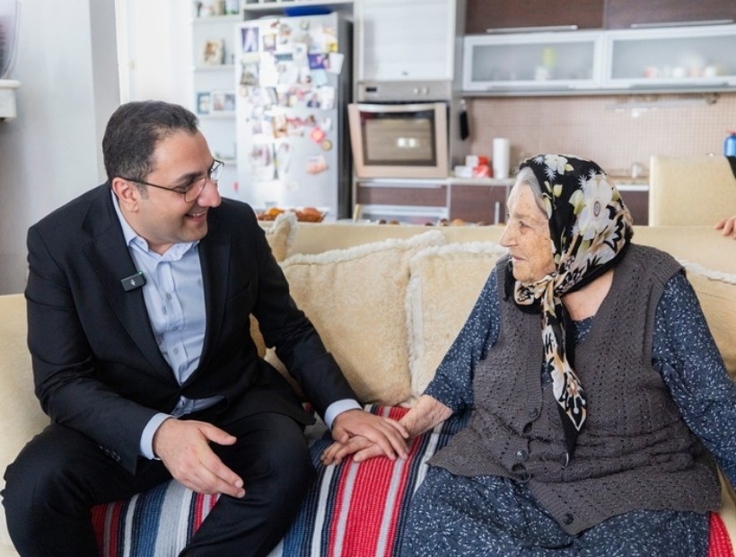 Yiğit'ten Balçovalı annelere ziyaret