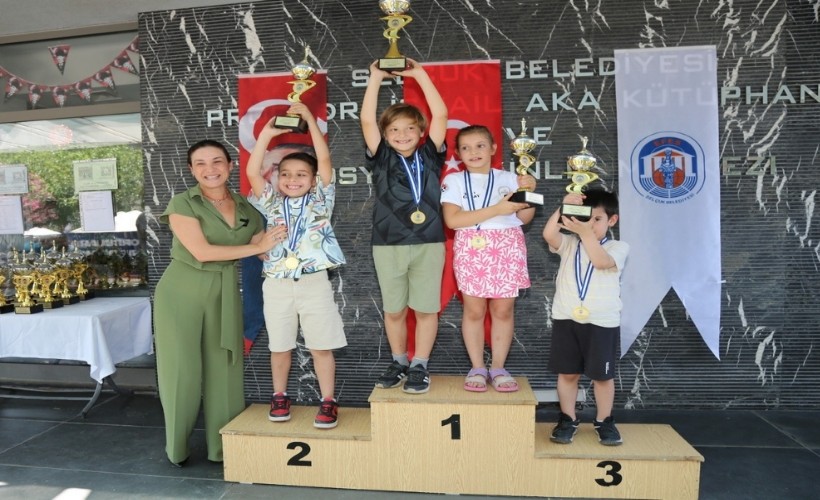 Efes Selçuk'ta satranç heyecanı