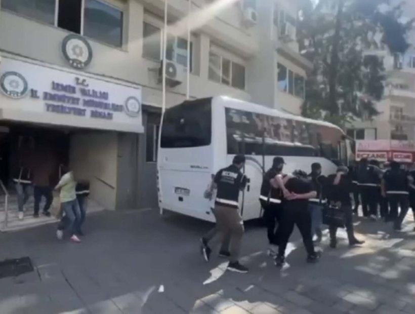 İzmir'de suç örgütüne operasyonda 17 şüpheli tutuklandı