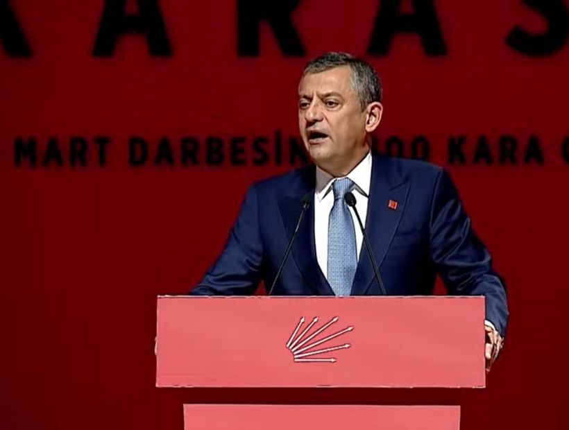 Özgür Özel'den 'İzmir operasyonları'na tepki: 'İzmir mücadelesinin 1'inci günüdür'