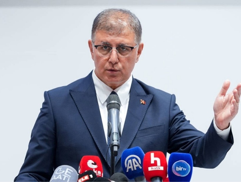 Başkan Tugay'dan operasyonlara tepki: 'Başkanları itibarsızlaştırma, muhalefeti sindirme..'