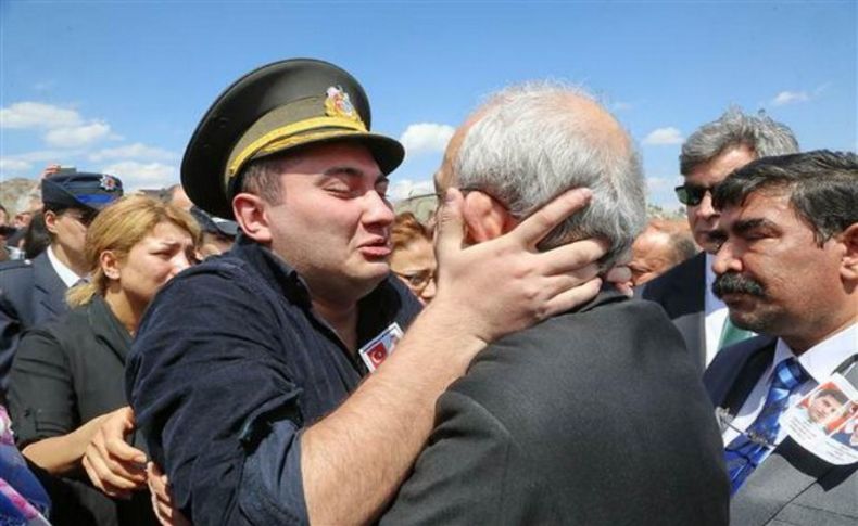 'Babam sizi severdi' dedi Kılıçdaroğlu'na sarıldı