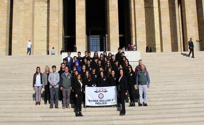 İzmirli öğrencilerin Ankara turu