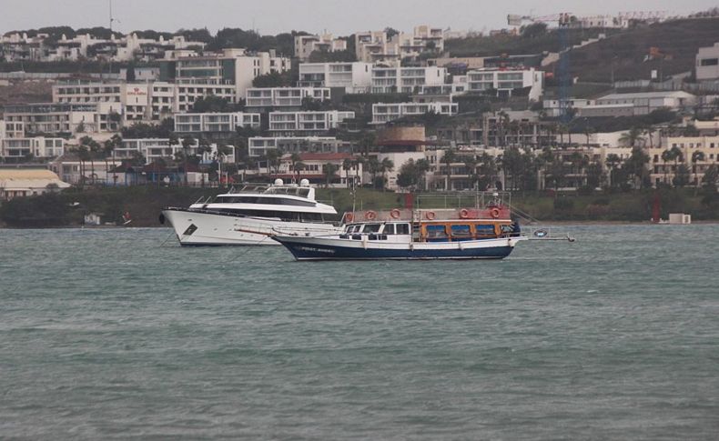 'Kaçak var' ihbarı yapılan tekneden Japon turistler çıktı