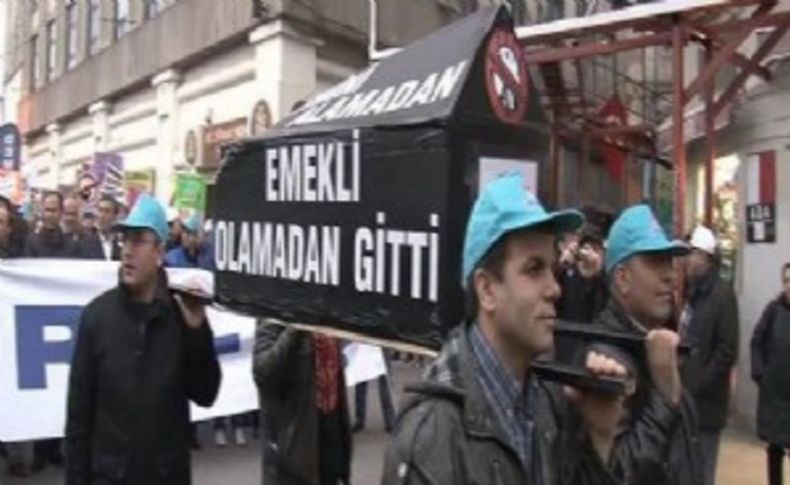 Türk-İş'ten tabutlu kıdem eylemi