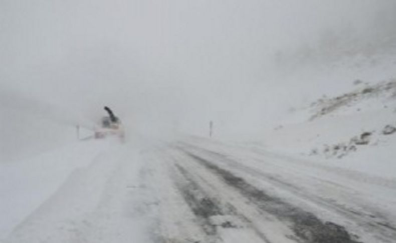Efsane haber: Antalya yolu kar nedeniyle kapandı