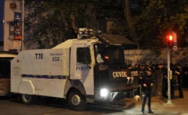 Gece saat 03:00'te geldiler Taksim'e binlerce polis
