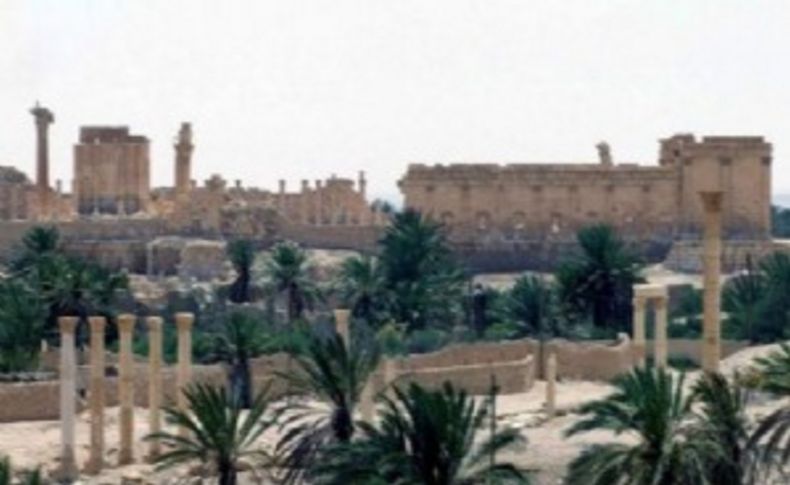 IŞİD Palmira'daki türbeleri havaya uçurdu