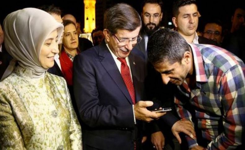 Başbakan Davutoğlu'ndan İzmir'de ilginç diyalog: Taşeron ama telefonu var