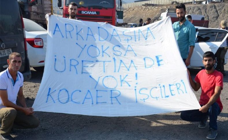 İzmir'de işten çıkarılan 4 işçiden eylem