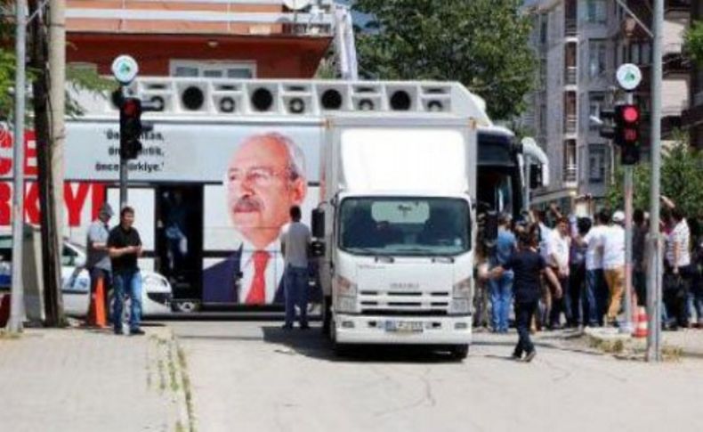 CHP'lileri engelleyen kamyon polisin çıktı