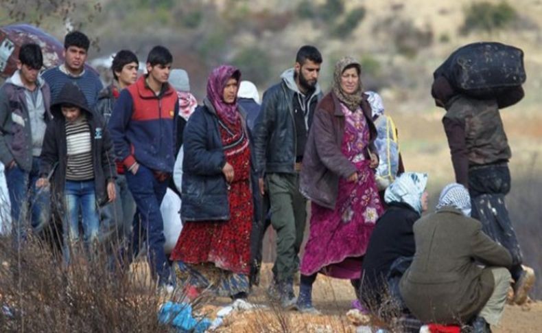 Flaş! '100 bin kişi Türkiye'ye doğru kaçıyor'