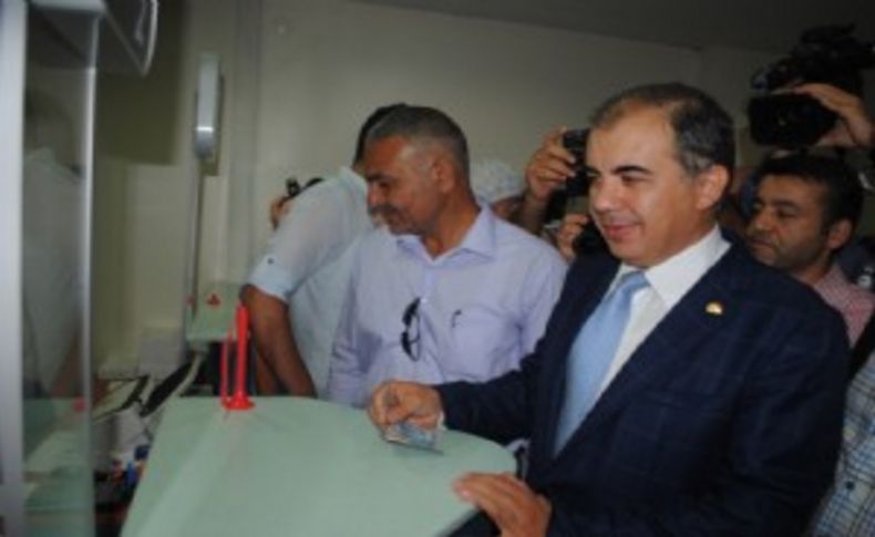 İzmir’de CHP ve AK Parti'den adaylara bağış