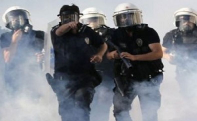 İzmir polisi Fırat'ı gerekçe gösterip bütün şehirde arama kararı çıkartmış