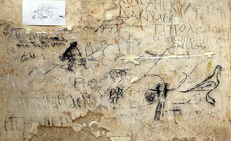 Agora duvarlarında 2 bin yıllık duvar yazıları