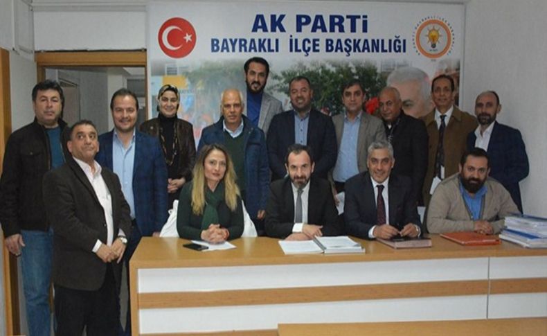 AK Parti Bayraklı'dan şehit polise son görev