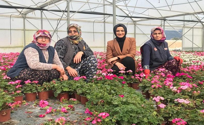 AK Parti İzmir'den bir ilk! Kadın çiftçilere 'Girişimcilik Çalıştayı'