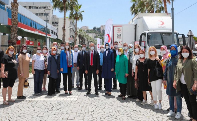 AK Parti İzmir'den kan bağışı!