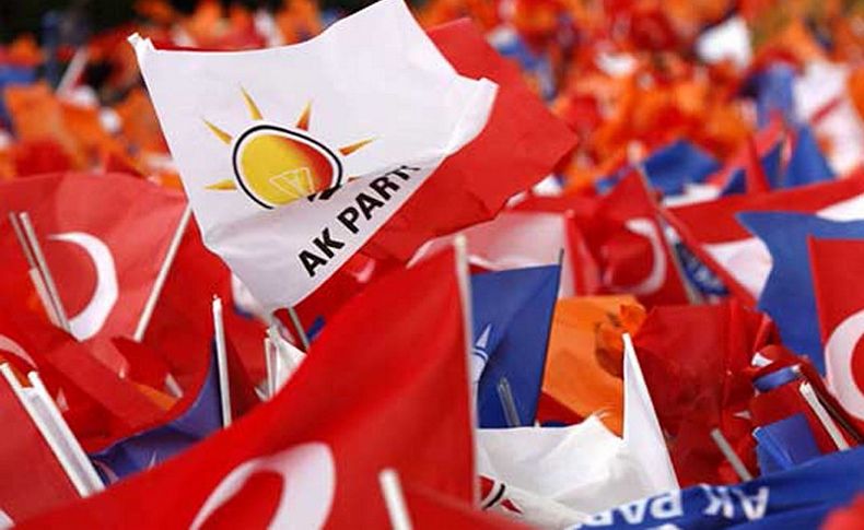 AK Parti İzmir İl Gençlik Kolları’nda değişim sürüyor
