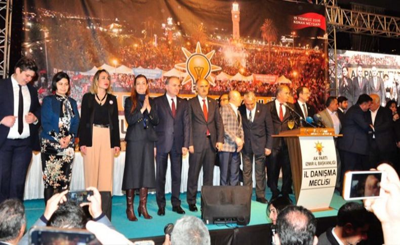 AK Parti İzmir İl Teşkilatı Danışma Toplantısı gerçekleştirildi