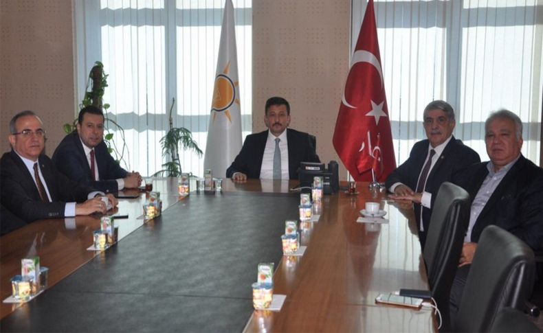 AK Parti İzmir milletvekilleri toplandı