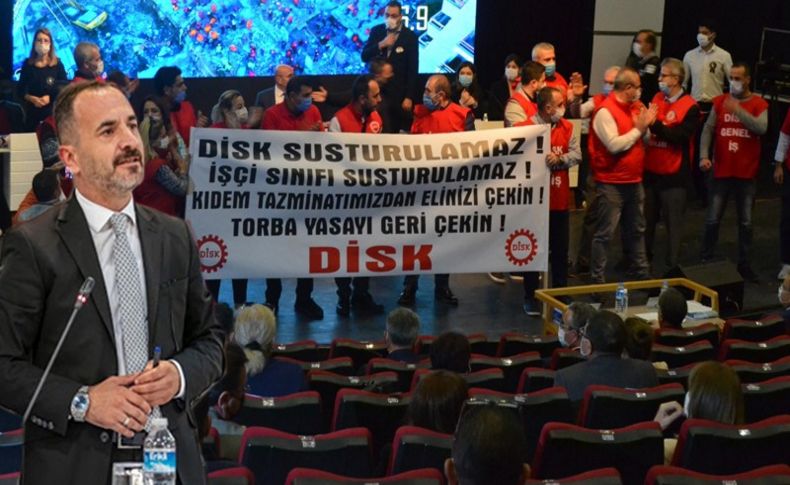 AK Partili Hızal’dan DİSK’in protestosuna sert tepki: Baş sorumlu İzmir Büyükşehir Belediye Başkanı