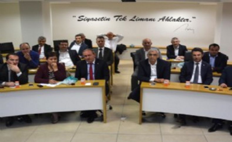 AK Parti İzmir'de Salı toplantıları: Delican'dan başkanlara vitamin