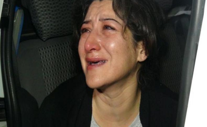 Alkollü Araç Sürerken Yakalanan Kadin Sürücü, 'otomobilimi Ve Ehliyetimi Almayin' Diye Ağladi