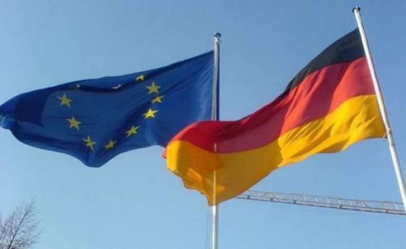 'Almanya'da 2 ay vizesiz kalma hakkı'