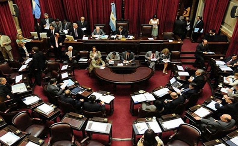 Arjantin'de ekonomik kriz milletvekillerinin maaşını vurdu