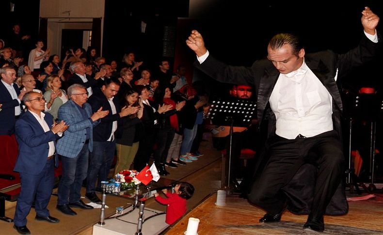 Atatürk Oratoryosu ayakta alkışlandı