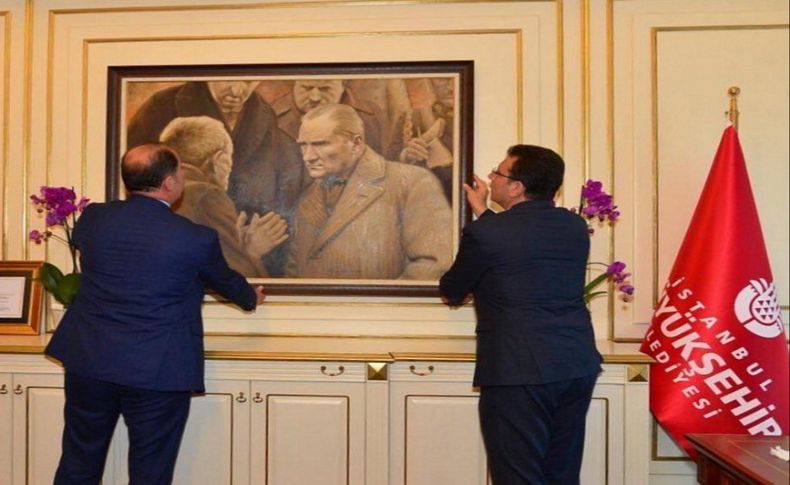 Atatürk tablosu tekrar yerine asıldı