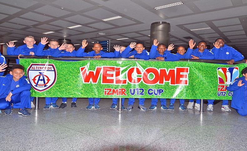 Avrupa devlerinin 12 yaş takımları yine İzmir'e geliyor