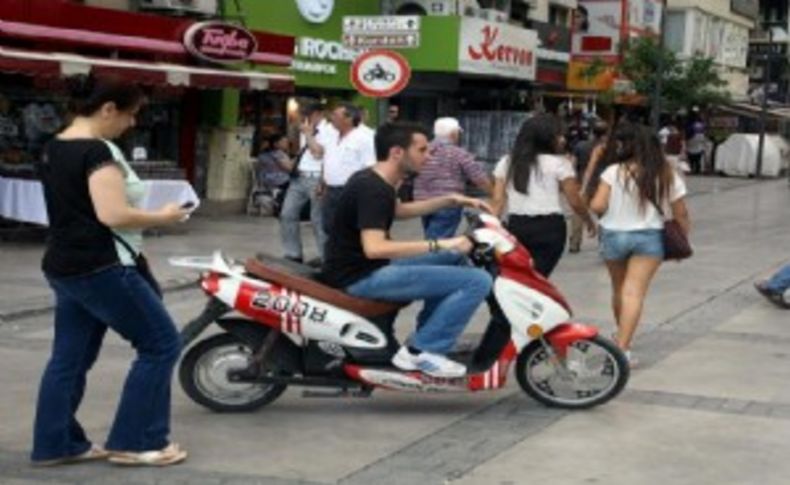 Kıbrıs Şehitler'inde motosikler tam gaz