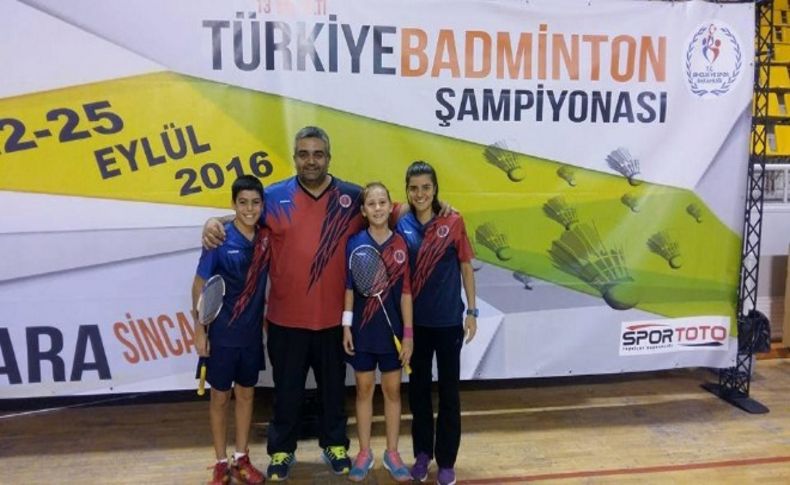 Badmintonda şampiyon Bergama