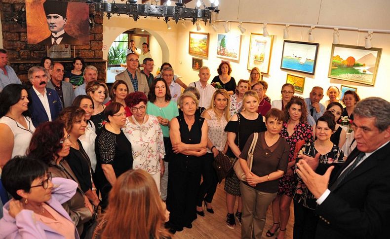 Balçova'nın ressam anneleri sergi açtı