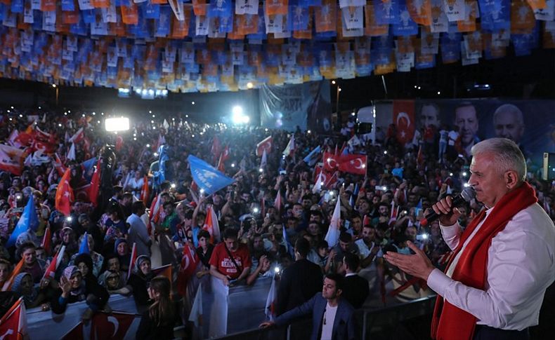 Başbakan Yıldırım Karabağlar'da vatandaşlara seslendi
