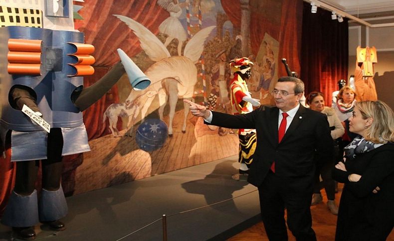 Başkan Batur Picasso sergisini ziyaret etti