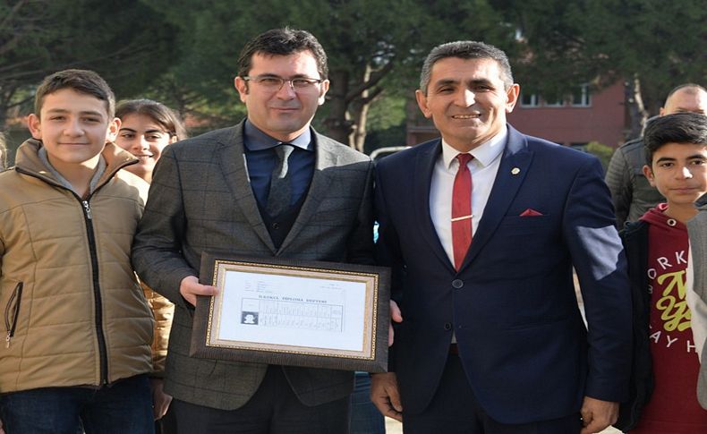 Başkan Gönenç'e diploma sürprizi
