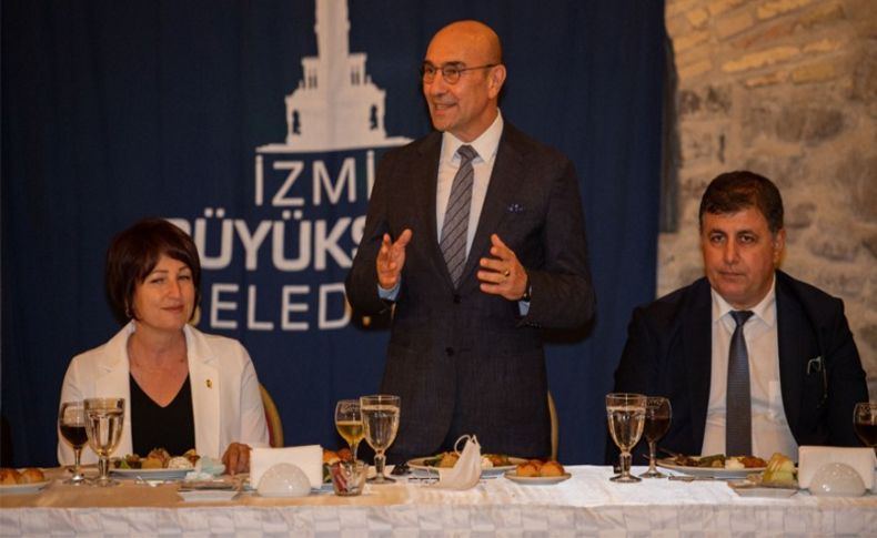 Başkan Soyer CHP'li meclis üyeleriyle buluştu: Birlikte güçlüyüz