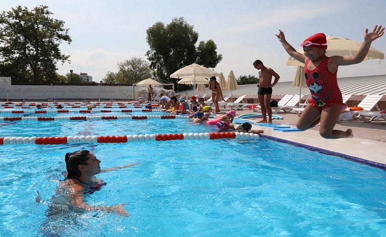 Bayraklı Belediyesi yüzme kursu kayıtları başladı