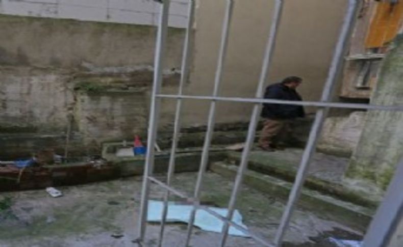 Konak'ta apartmanlar arasında ölü bebek bulundu!