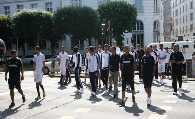 Beşiktaş'ta oyuncular Hamburg'u gezdi