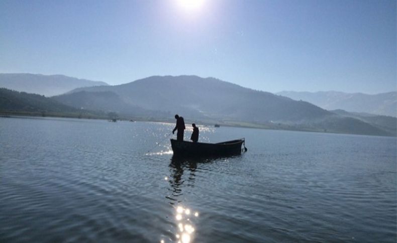 Beydağ Baraj Gölü'ne 80 bin yavru balık bırakılacak