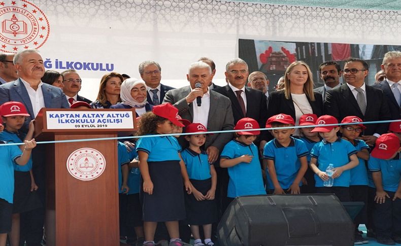 Binali Yıldırım, İzmir'de açılış mesaisi: Torbalı Belediyesi'ne 'işçi' eleştirisi