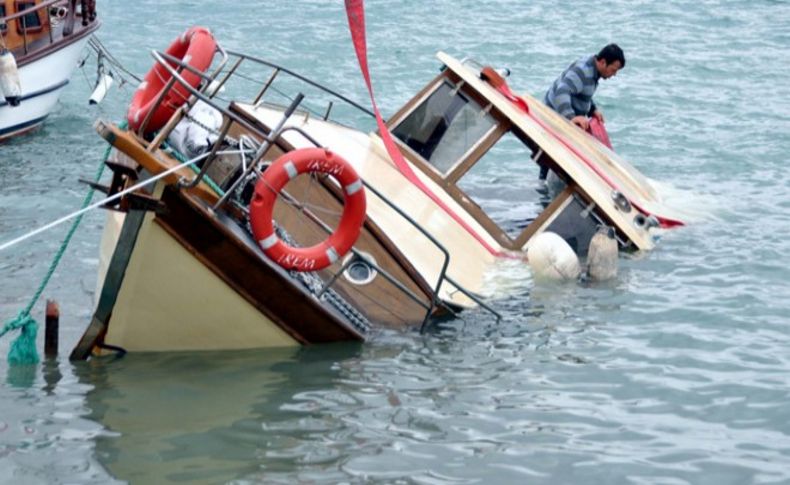Bodrum'da lodos tekne batırdı