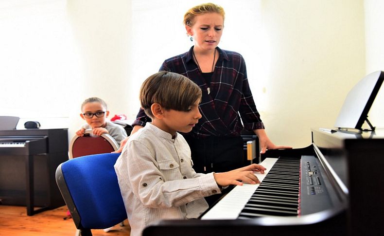 Bornova'da piyano kurslarına yoğun ilgi