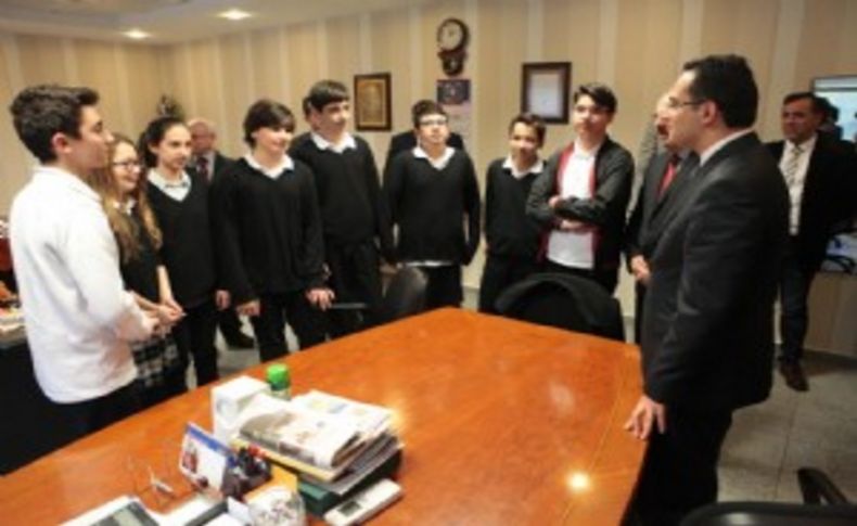 Bornova Belediyesi'nden öğrenciler için deneme sınavı