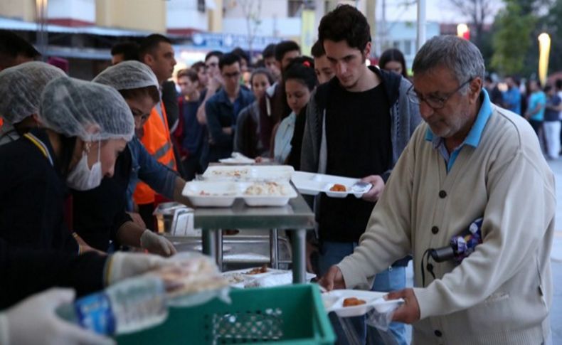 Buca'da 1000 kişilik iftar