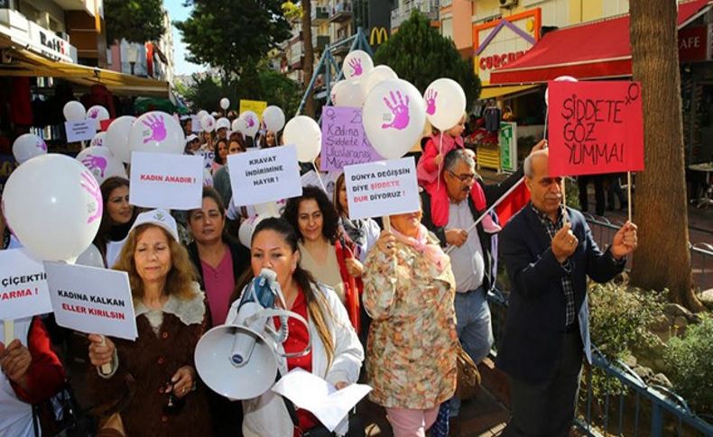 Bucalı kadınlar şiddete karşı yürüdü